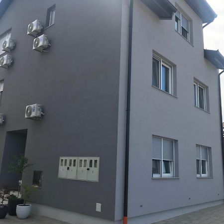Apartman Slavonia 2 Ðakovo Buitenkant foto